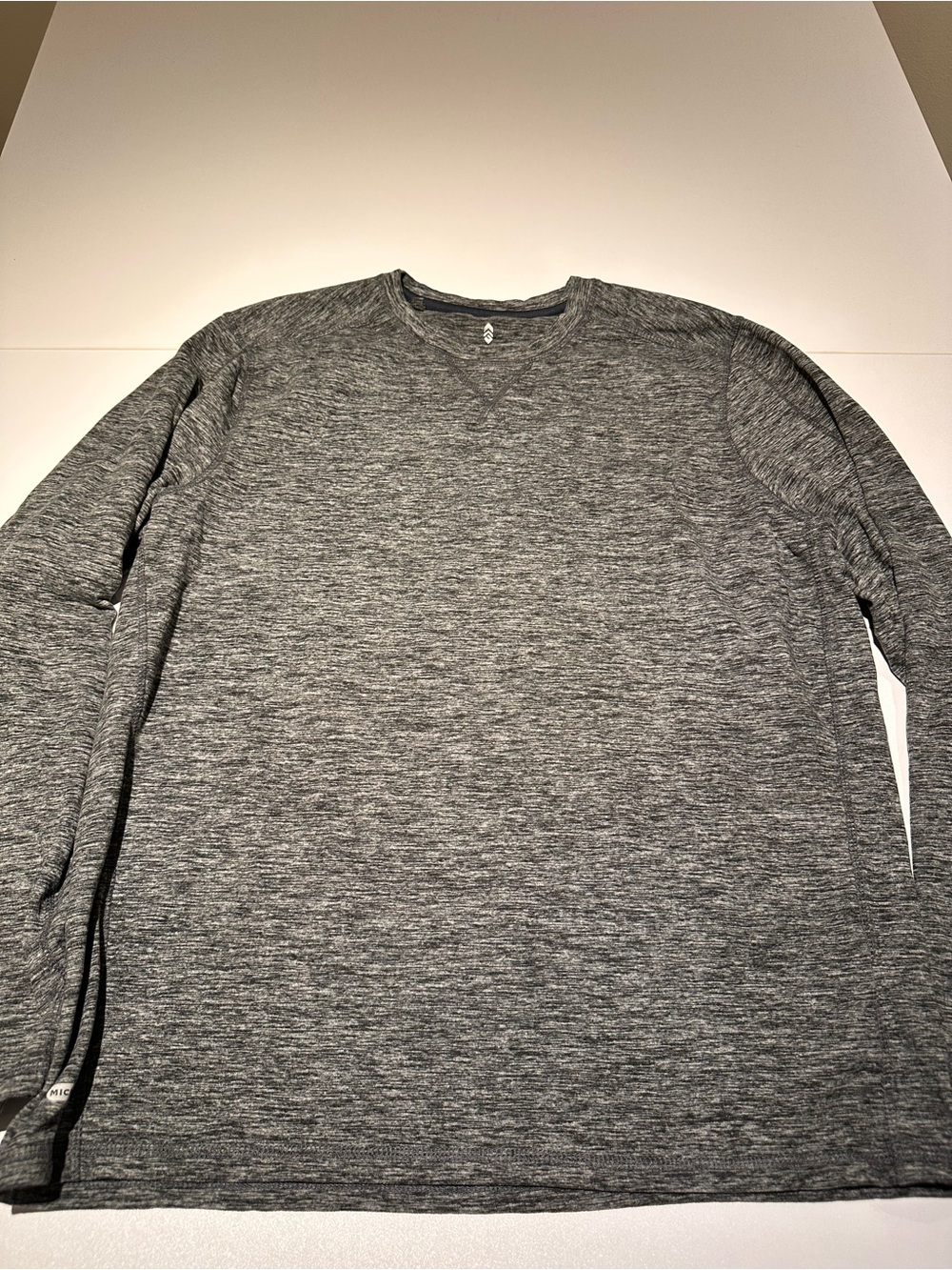 Free Country Men's Long-Sleeve Crewneck in Heather Charcoal Gray